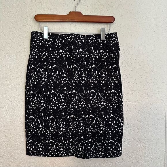 Margaret M Slimming Pencil Skirt-Black & White - Size‎ Medium - Picture 5 of 10
